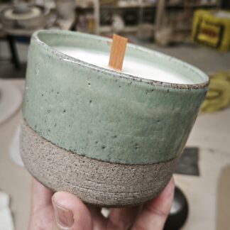 Candela grigia smaltata verde